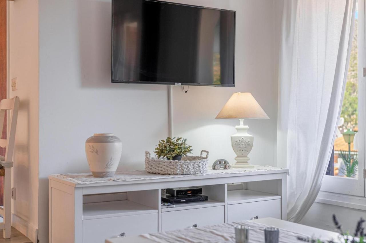 Gorgeous Renovated Cala Sant Vicenc Beach Villa Cala de Sant Vicenc Kültér fotó